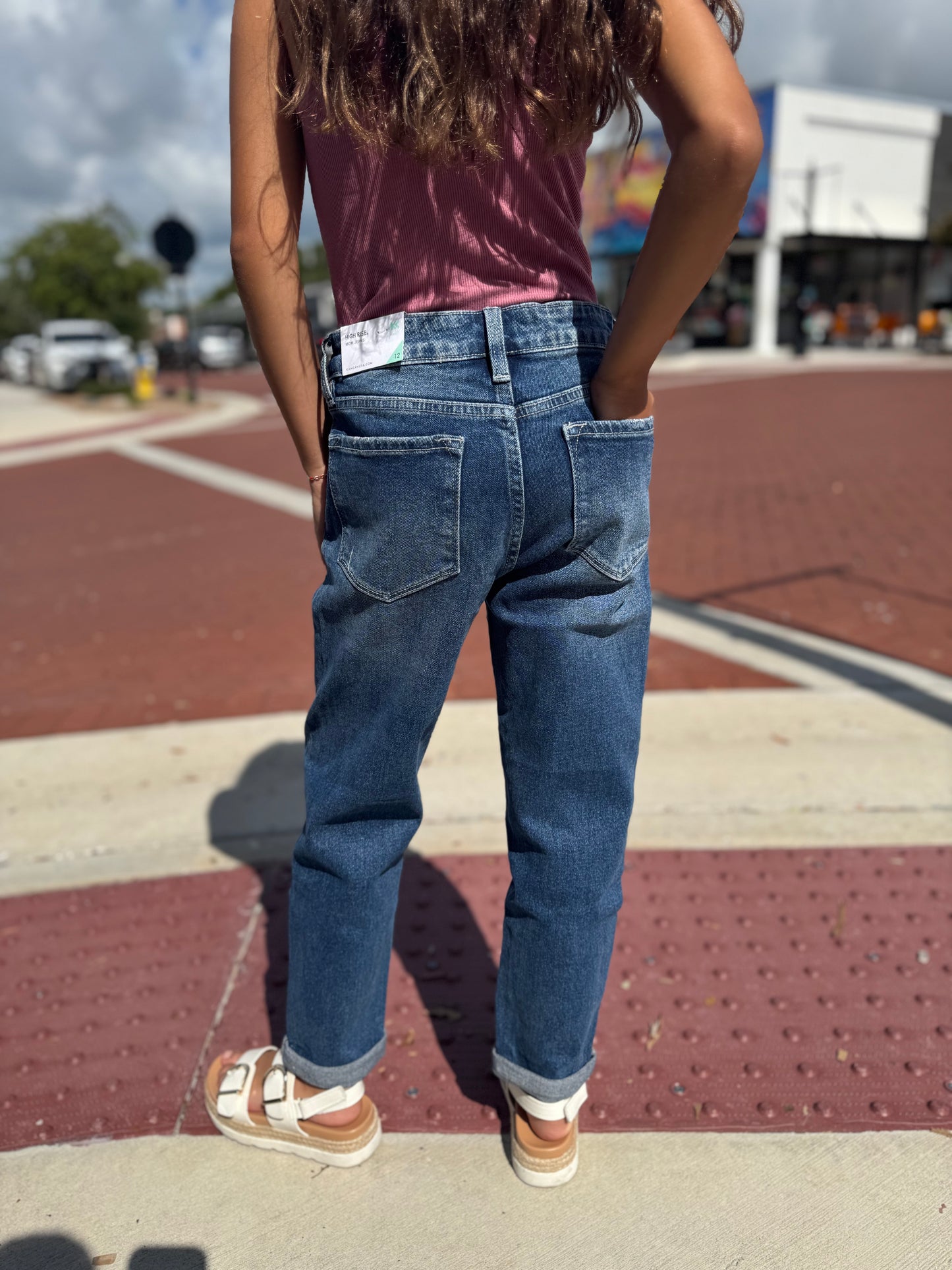 The Mya Mom Jeans - YOUTH